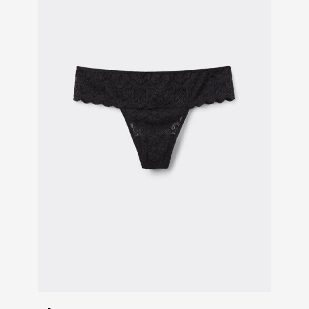 Intimissimi Elegant Black Lace Thong
